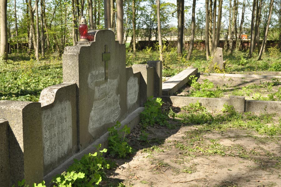 Cmentarz ewangelicko-augsburski w Łaznowskiej Woli