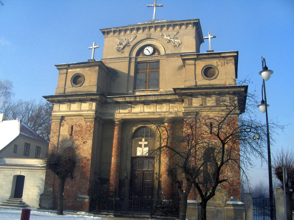 Dawny kościół ewangelicko-augsburski w Aleksandrowie Łódzkim przed remontem (2009)